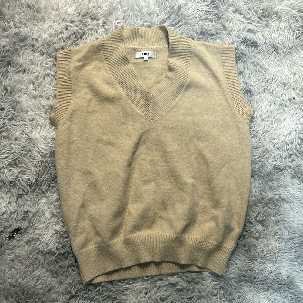 June tan sweater Vest, never worn